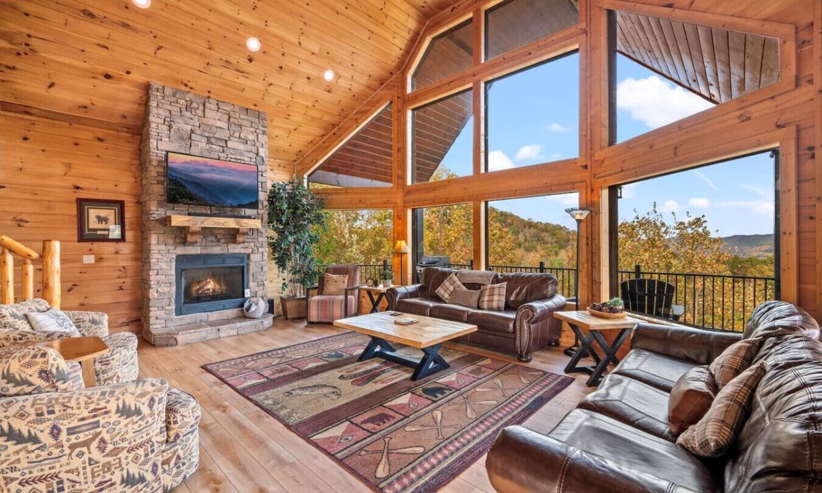 Townsend Cabin | Incredible 6BR w/Views*Hot Tub*Games*Pool*Privacy!