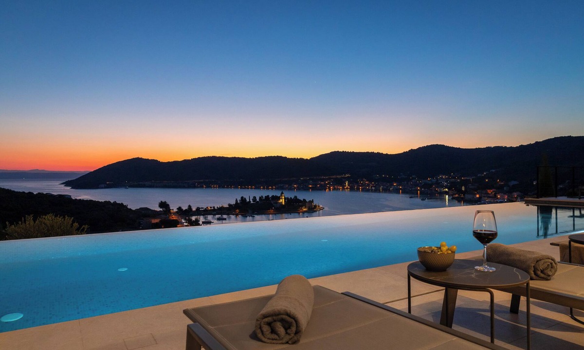 Cove Rogacic Villa | Incredible divine view 5-bedroom villa in Vis Town