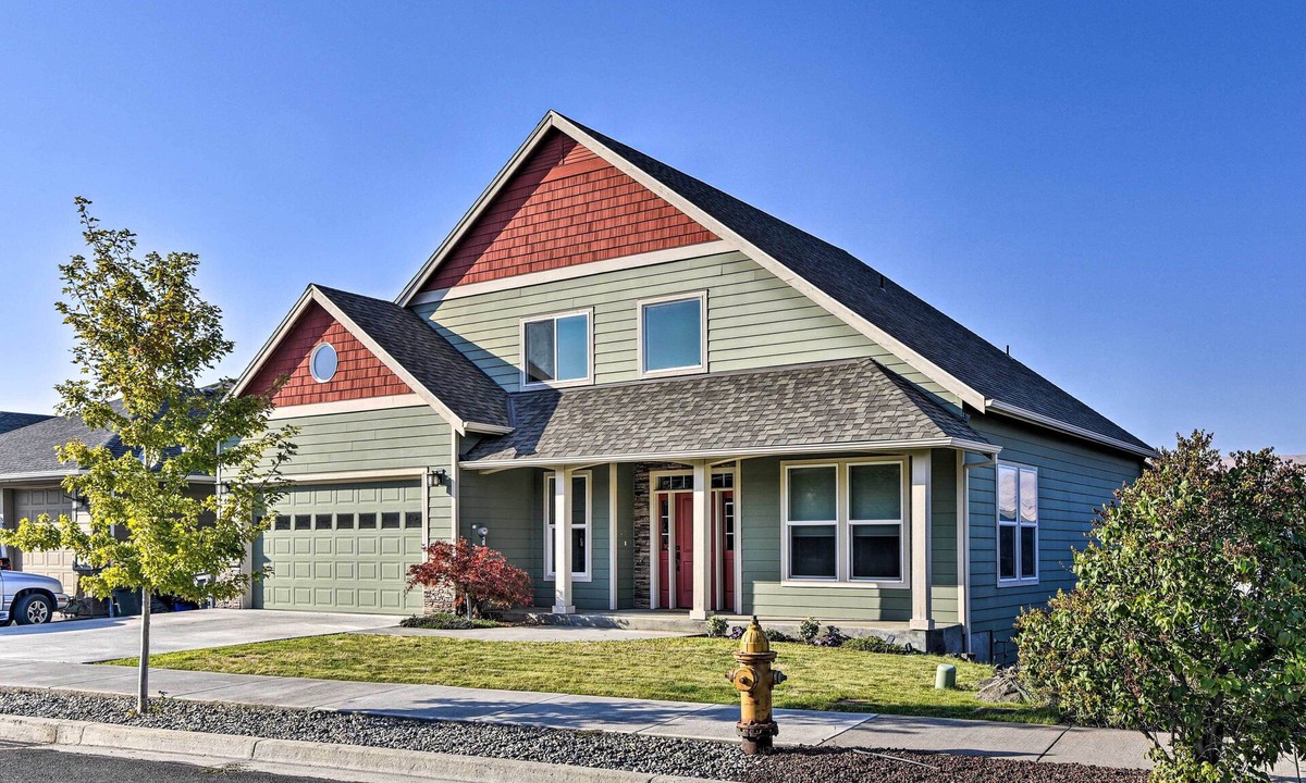 The Dalles House | Incredible Oregon Retreat w/Private Hot Tub!