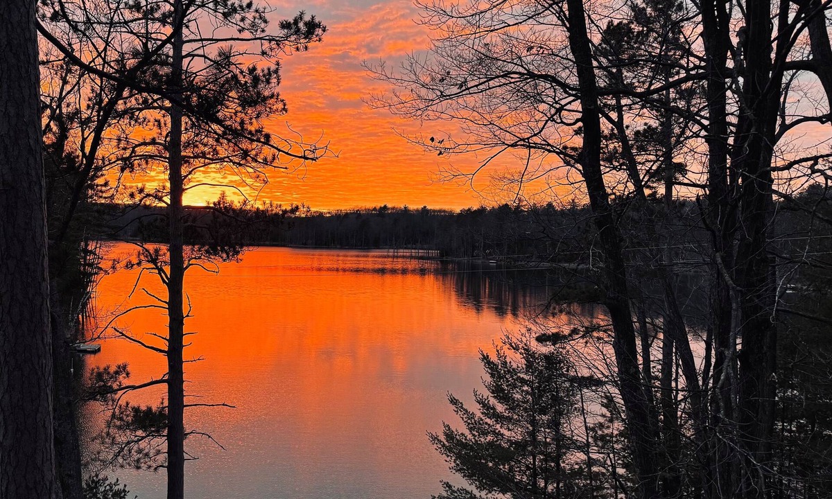 Rose City Cabin | Incredible sunsets over pristine Loon Lake