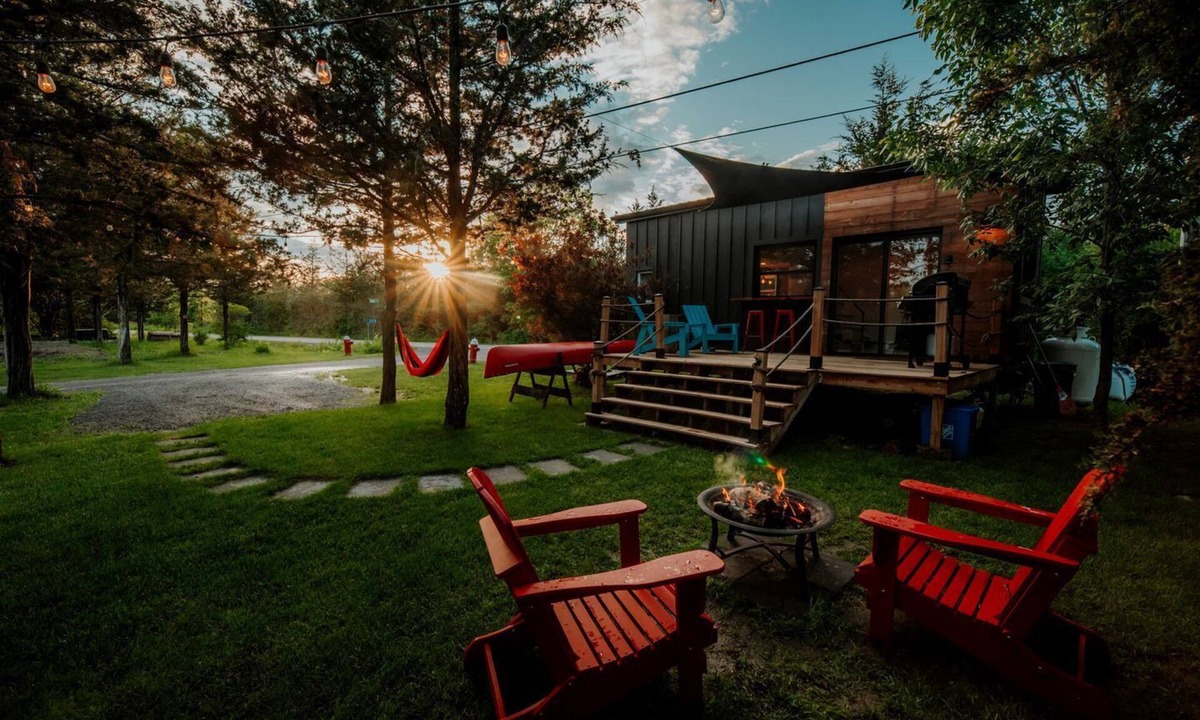 Tyendinaga Mohawk Territory House | Incredible Tiny House with Fireplace, Fire Pit and Pizza Oven in Solmesville, Ontario