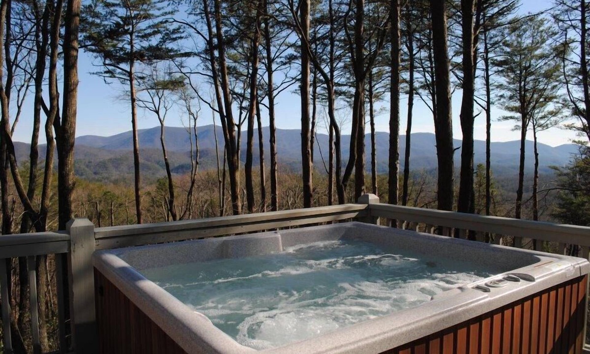 Blue Ridge Cabin | Incredible Views-Hot Tub-Pet Friendly-Close to Blue Ridge-Always Clean-Fireplace