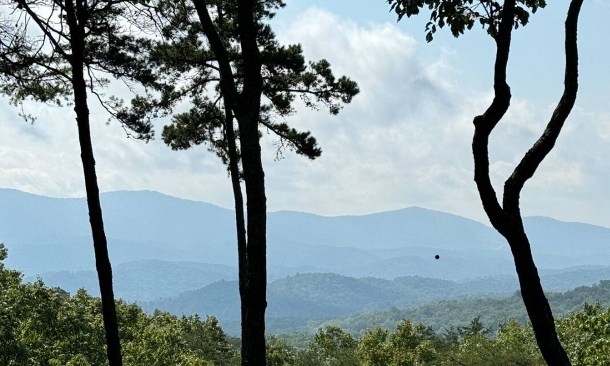 Blue Ridge Cabin | Incredible Views-Hot Tub on Deck-Clean-Fireplace-15 Minutes to Blue Ridge