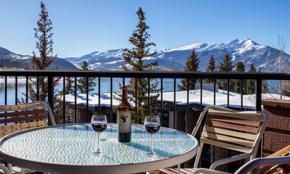 Dillon Condo | Incredible views. Lake. Pool & hot tubs.