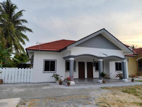 Kuala Besut House | Indah Homestay