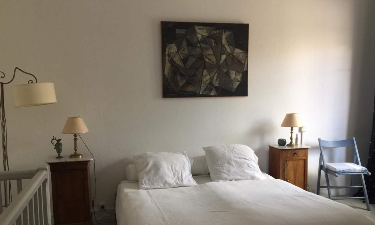Saint-Genis Apartment | Independent apartment in an old house