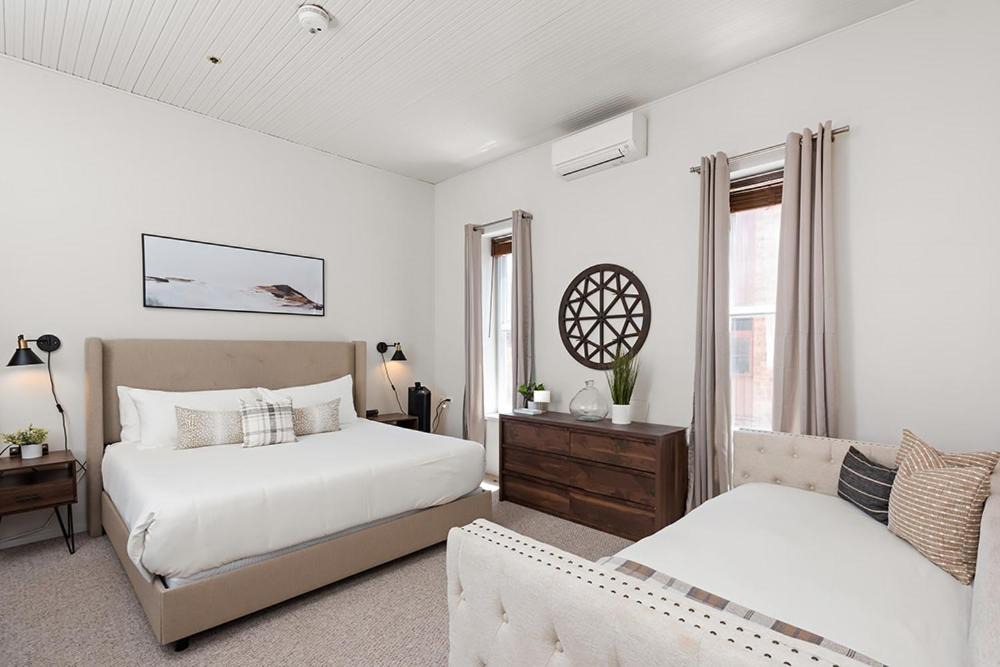 Downtown Hotel | Independence Square 211, Chic Hotel Room with Mountain Views, A/C, & Rooftop Hot Tub