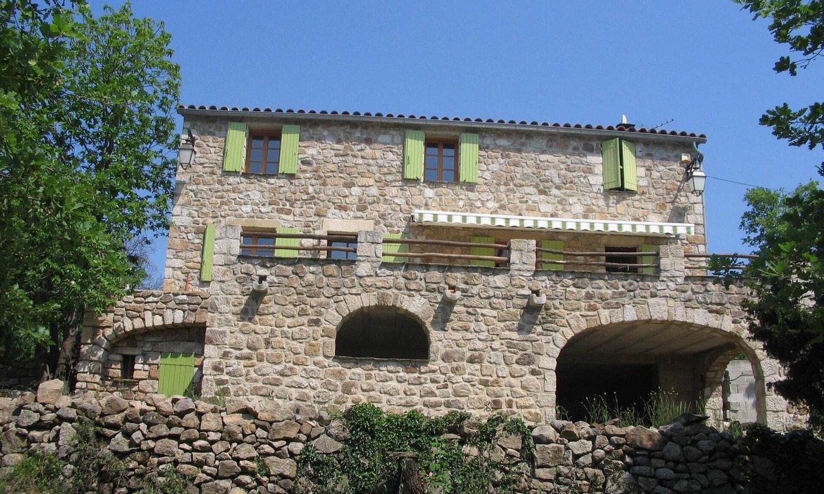 Payzac House | Independent 4* gîte, quiet comfort, swimming pool and pétanque court. South Ardèche.