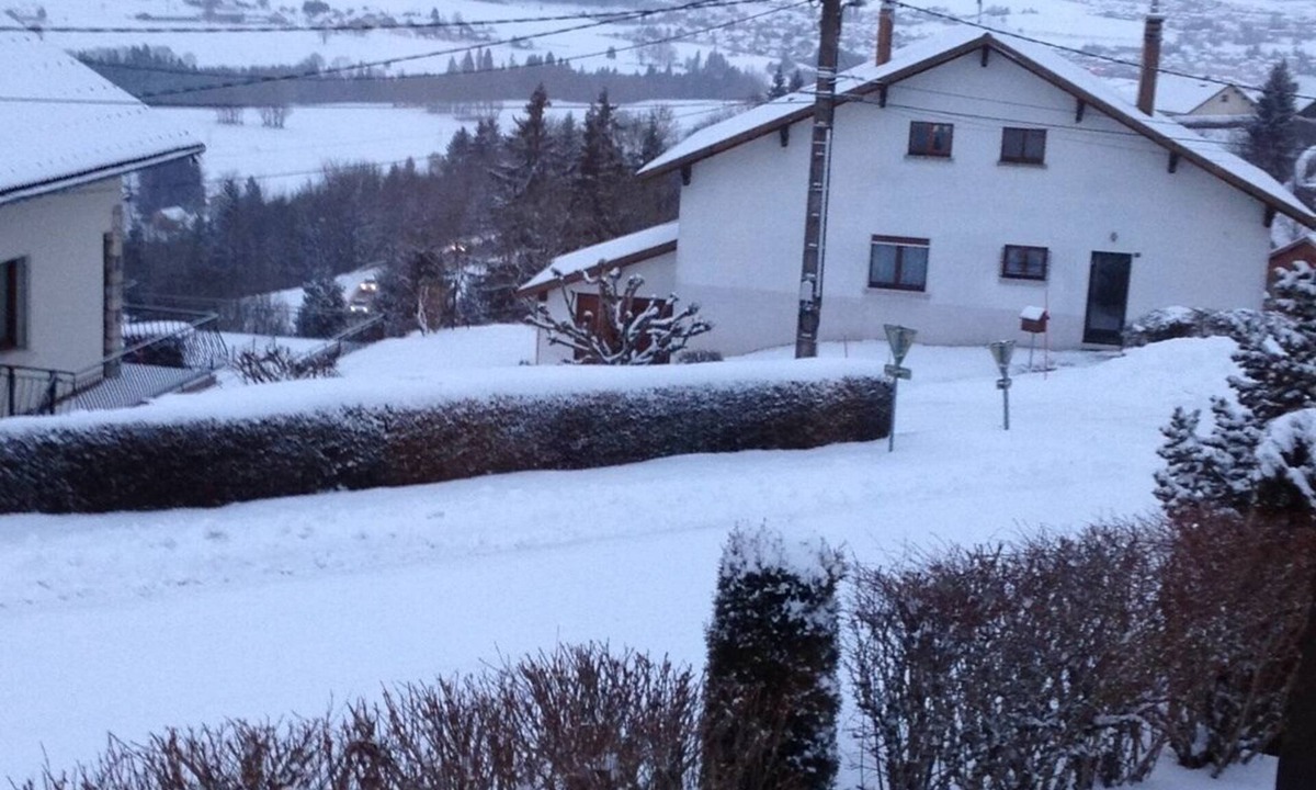 Les Fins House | Independent accommodation with terrace overlooking Morteau