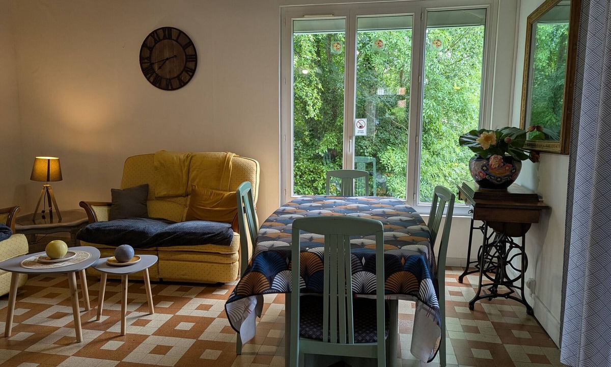 Dampierre-en-Burly Cottage | Independent cottage with terrace and direct lake access