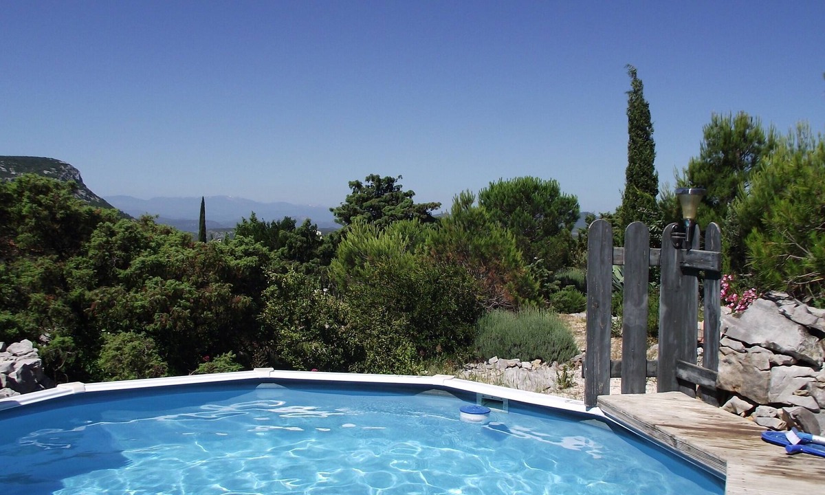 Vingrau Apartment | Independent Garden Apartment, Pool