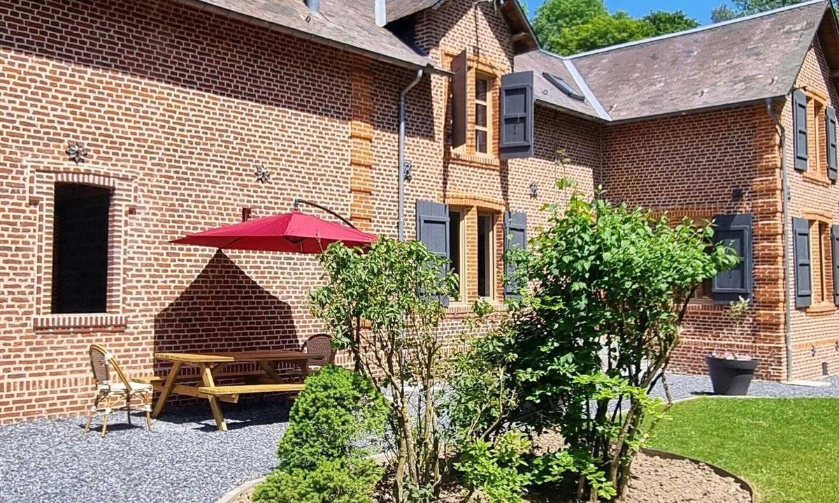 Boussois Cottage | Independent house by the woods with fireplace, bicycles, and pets accepted