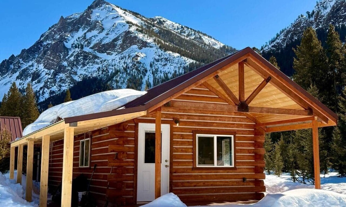 Cooke City-Silver Gate House | Index Peak Cabin