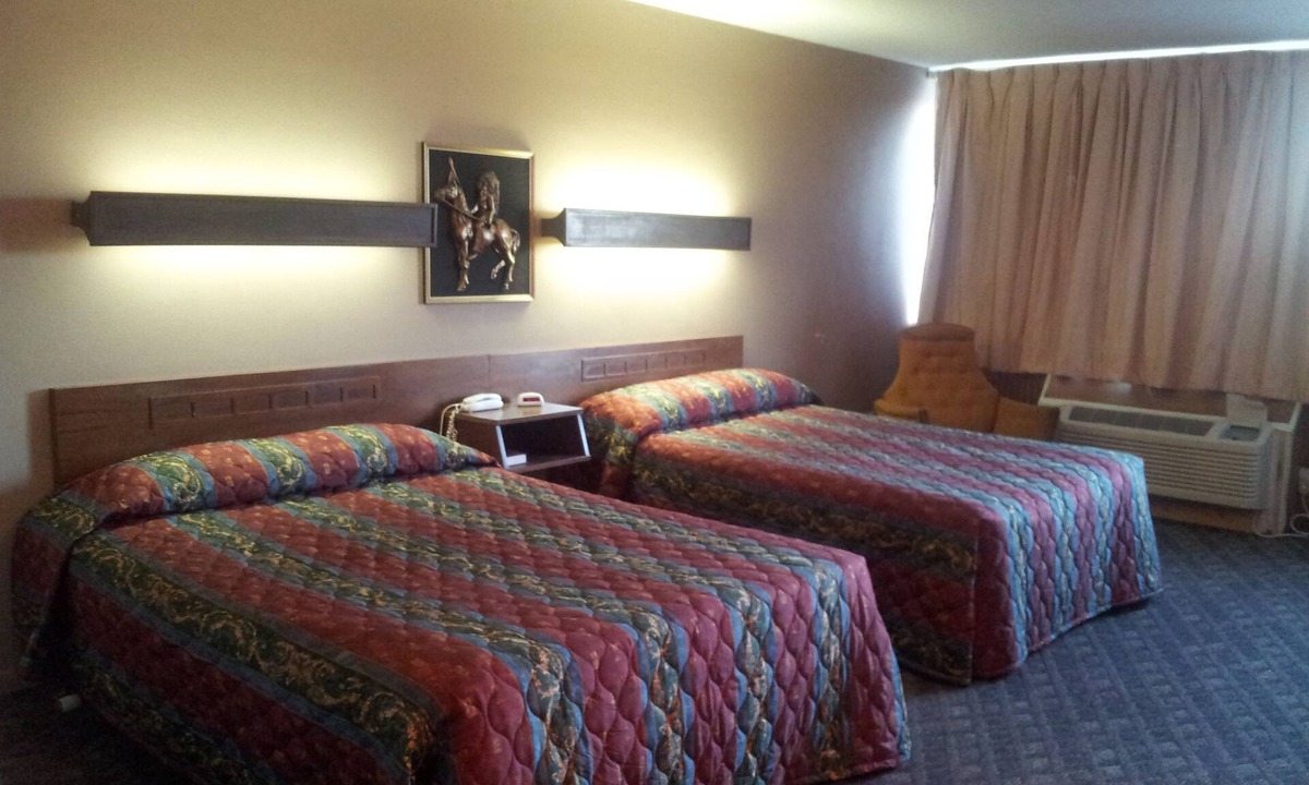 Winamac Hotel | Indian Head Motel