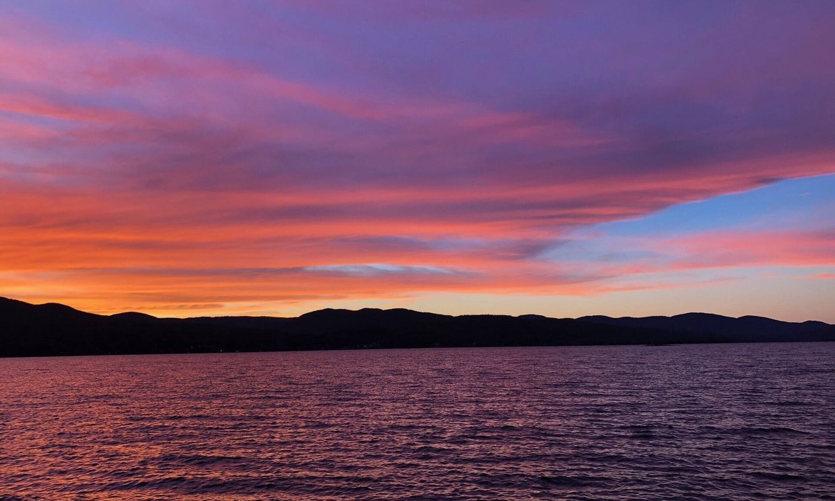 Putnam Station Cottage | INDIAN POINT - COMFY CABIN