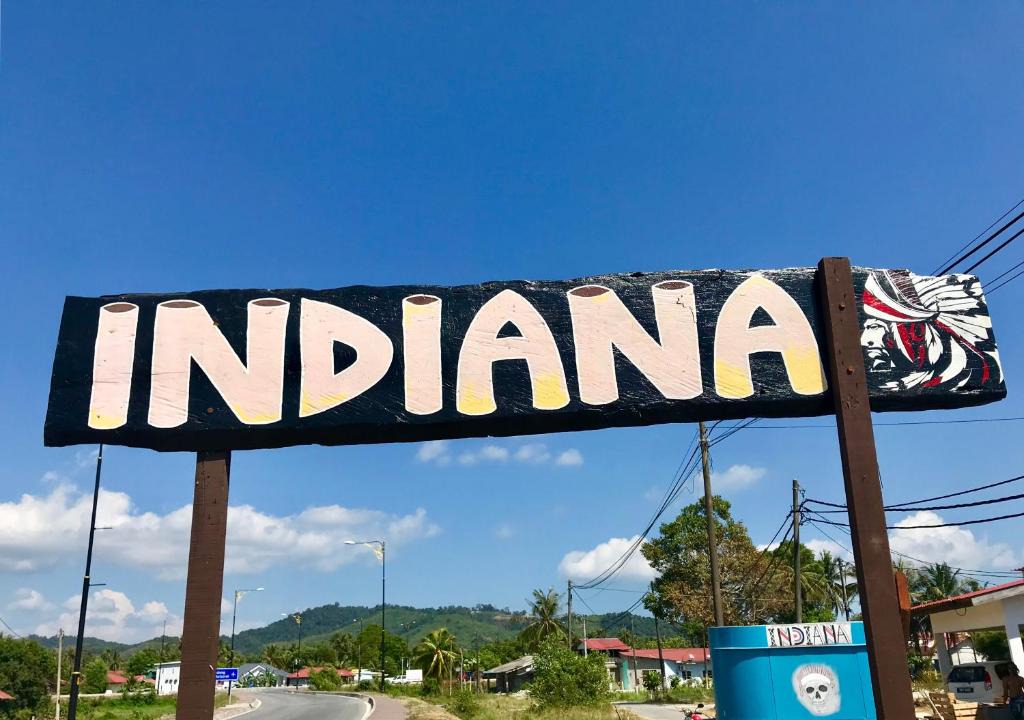 Lubok Buaya Bed & Breakfast | Indiana Cafe & Dorm