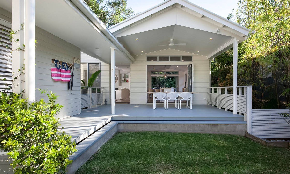 Yaroomba House | Indigo Blue - Hamptons style beach house
