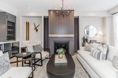 The Blue Mountains House | Indigo Peaks Steps to Village Shuttle Access
