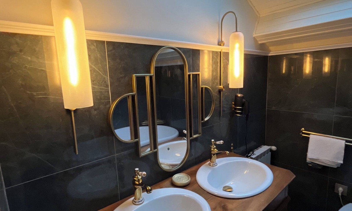 Rosieres Bed & Breakfast | Indigo room
