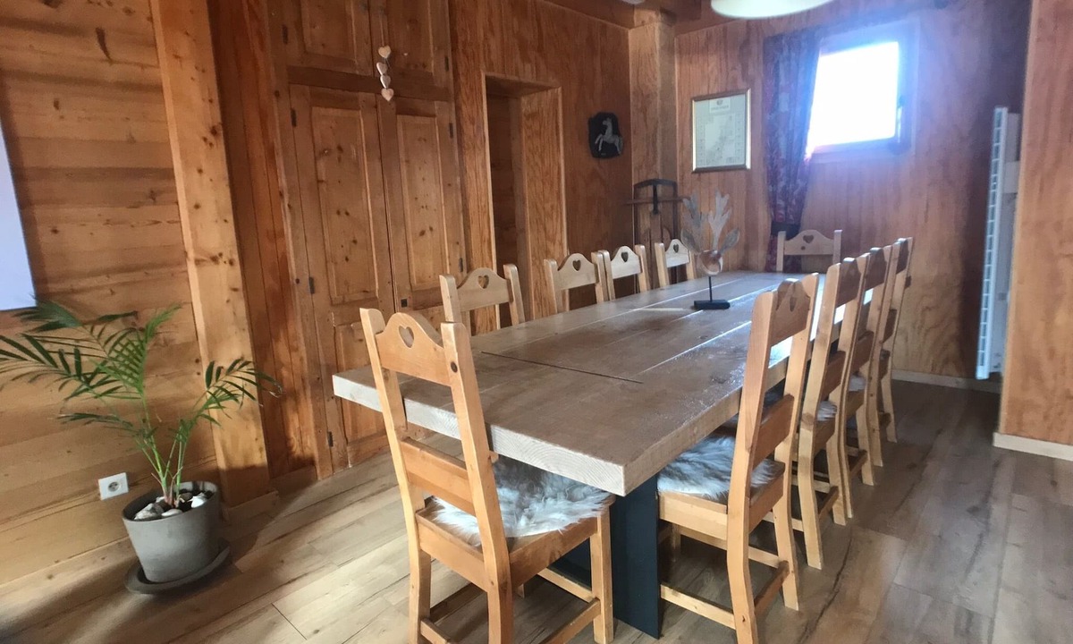 Mont-de-Lans Ski Chalet | Individual Chalet with Jacuzzi offering Stunning Views