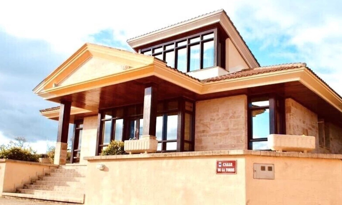 Gimileo House | Individual chalet with winery among vineyards
