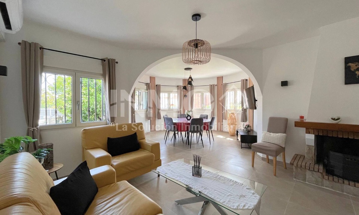 Cambrils House | Individual house with large garden & bbq