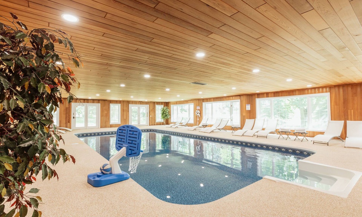 Woodville House | Indoor Pool Estate Escape