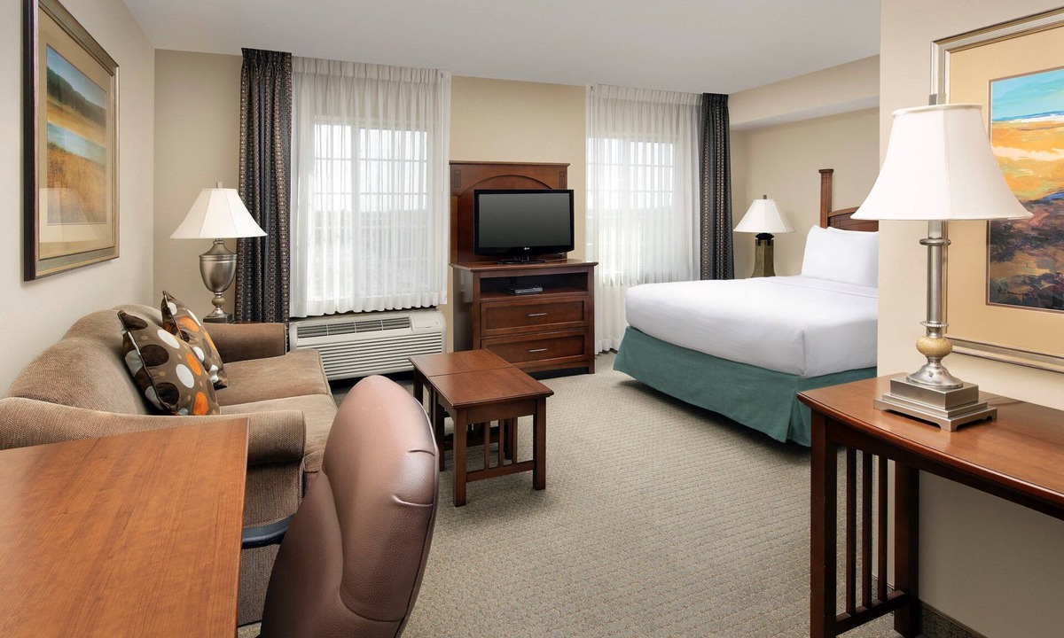 North Brunswick Apartment | Indoor Pool. Great for Business Travelers!