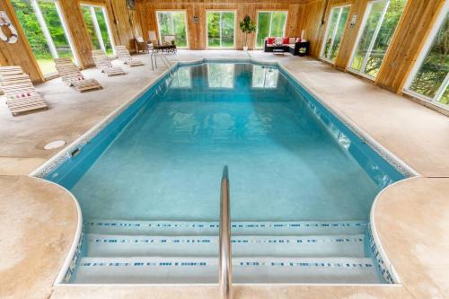 Lake Ariel House | Indoor Pool Poconos Retreat with Arcade