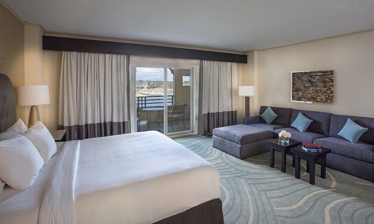 Lakeway Hotel | Indulge in Home-Like Comfort! Pet-Friendly, Outdoor Pool!