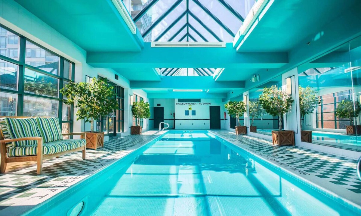 Bloor-Yorkville House | Indulge in Luxury: Heated Indoor Pool, Dining Experiences & Pet-Friendly