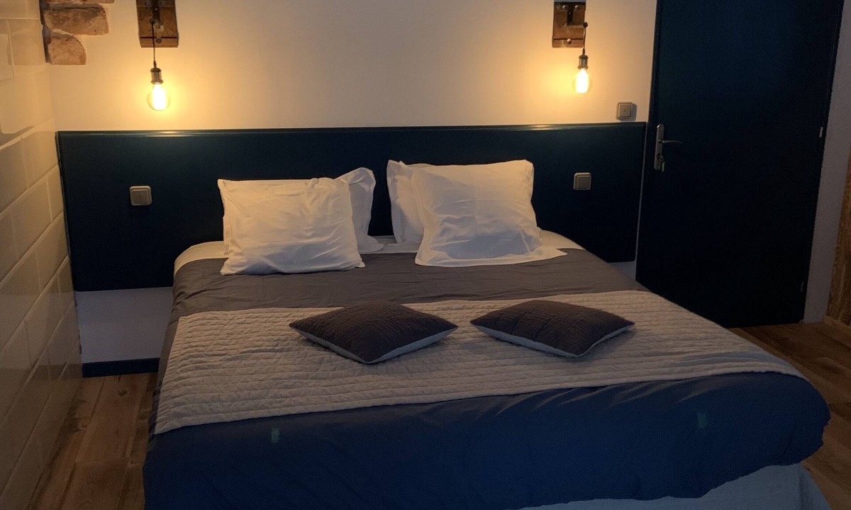 Saint-Christol-Les-Ales Apartment | Industrial studio in the Cévennes