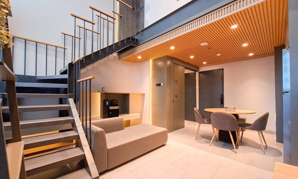 Pinang Apartment | Industrial Modern 1Br Loft At Apartment Collins Boulevard