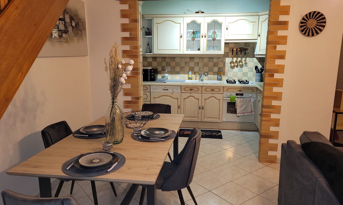 Bourges Apartment | Industrial-style apartment