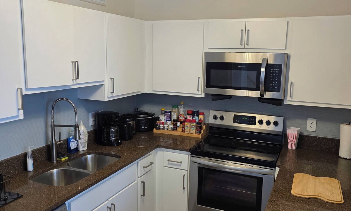 Wholesale District Apartment | Indy Skywalk Access 2Bed/2Bath