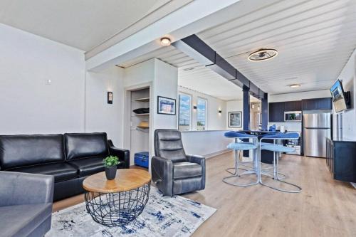 Babe Denny House | Indy Stadium Villa 711 T