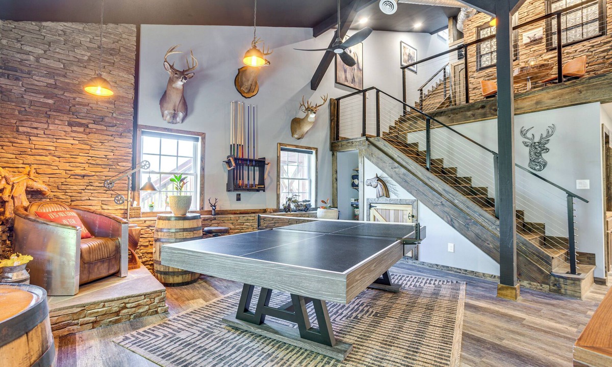 Talking Rock House | Infinity Pool + Mtn Views: Luxe Talking Rock Home