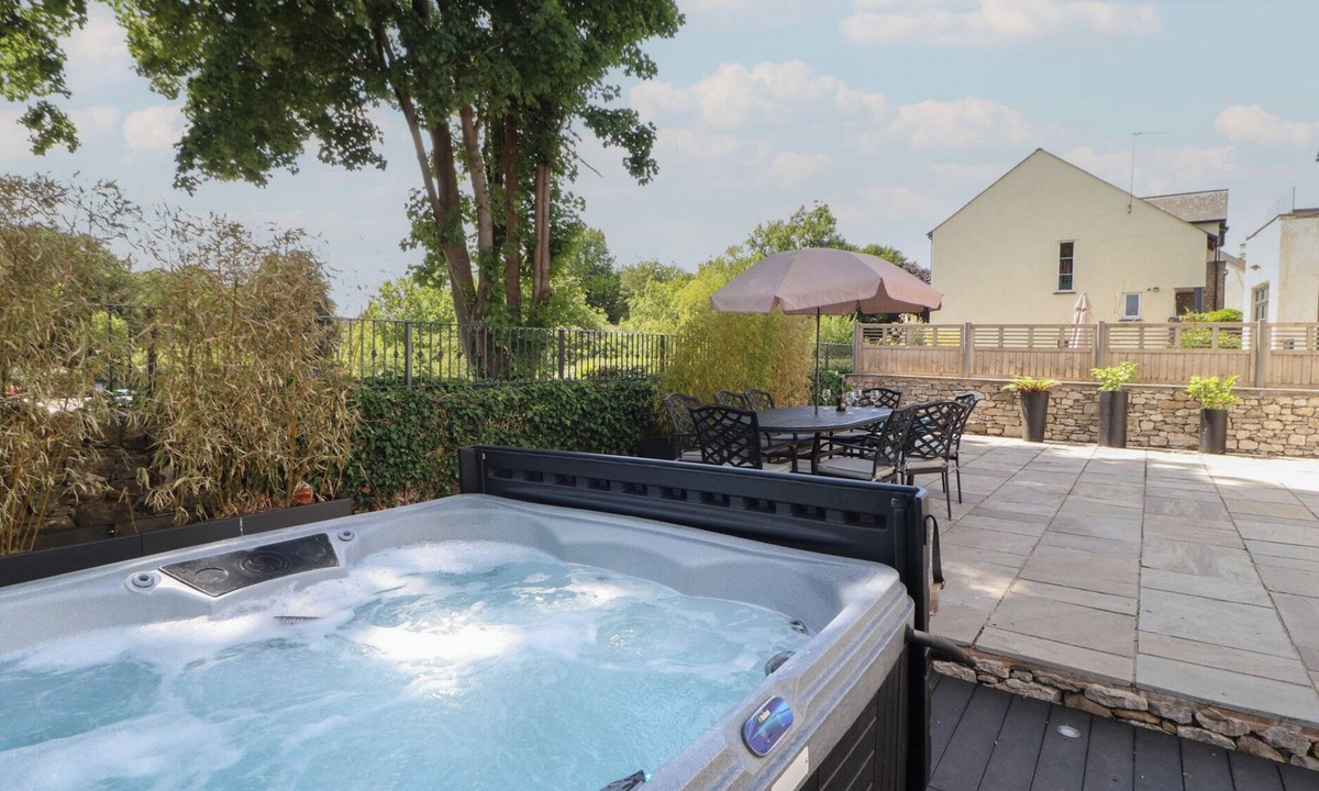 Kirkby Lonsdale Cottage | Ingleborough