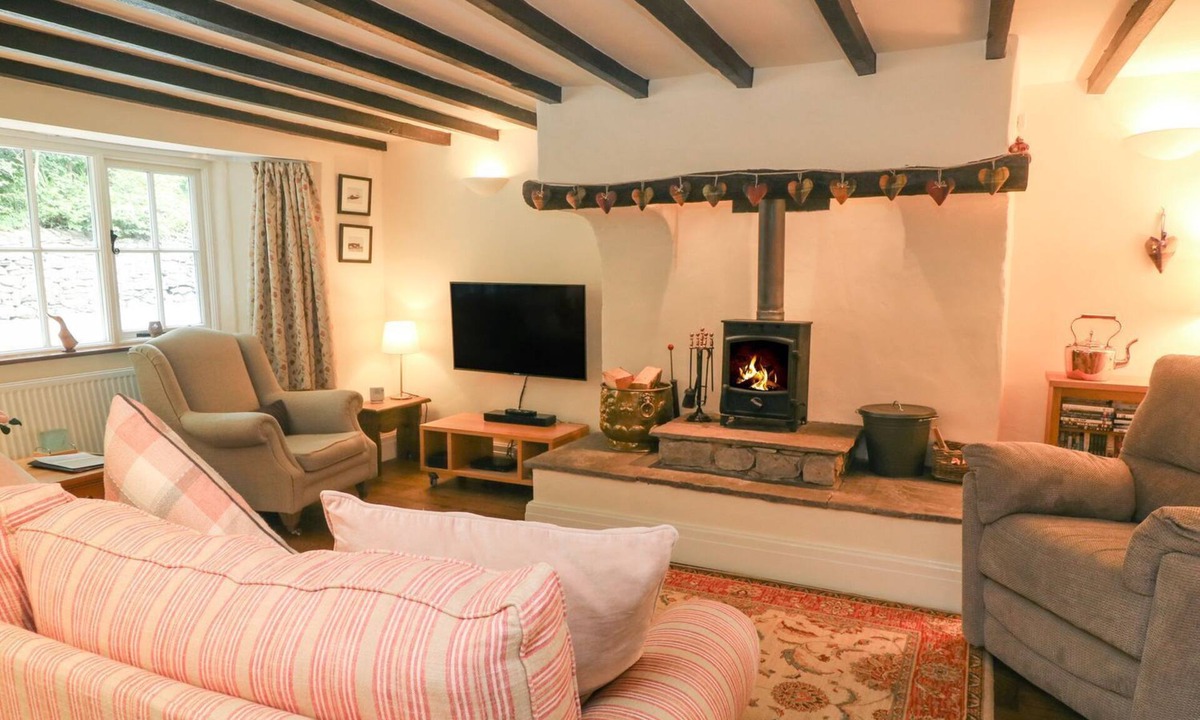 Ingleton Cottage | Ingleton 2-Bed Cottage, Sleeps 4, Pet Ok & Parking
