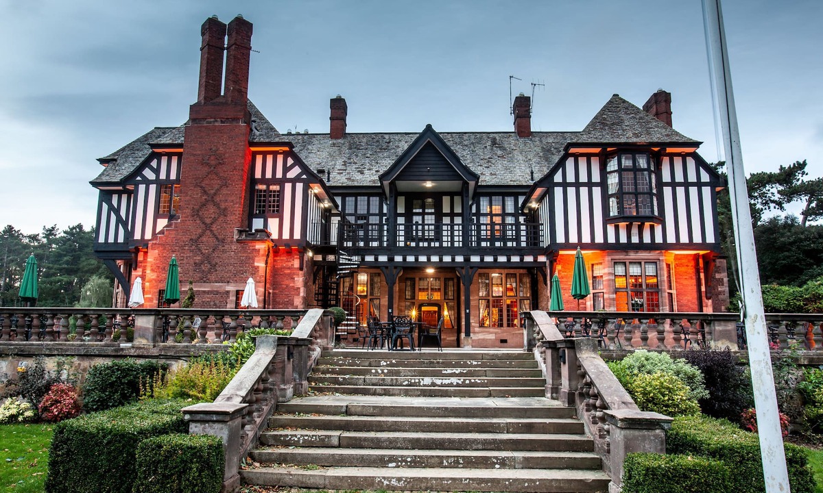 Ledsham Hotel | Inglewood Manor