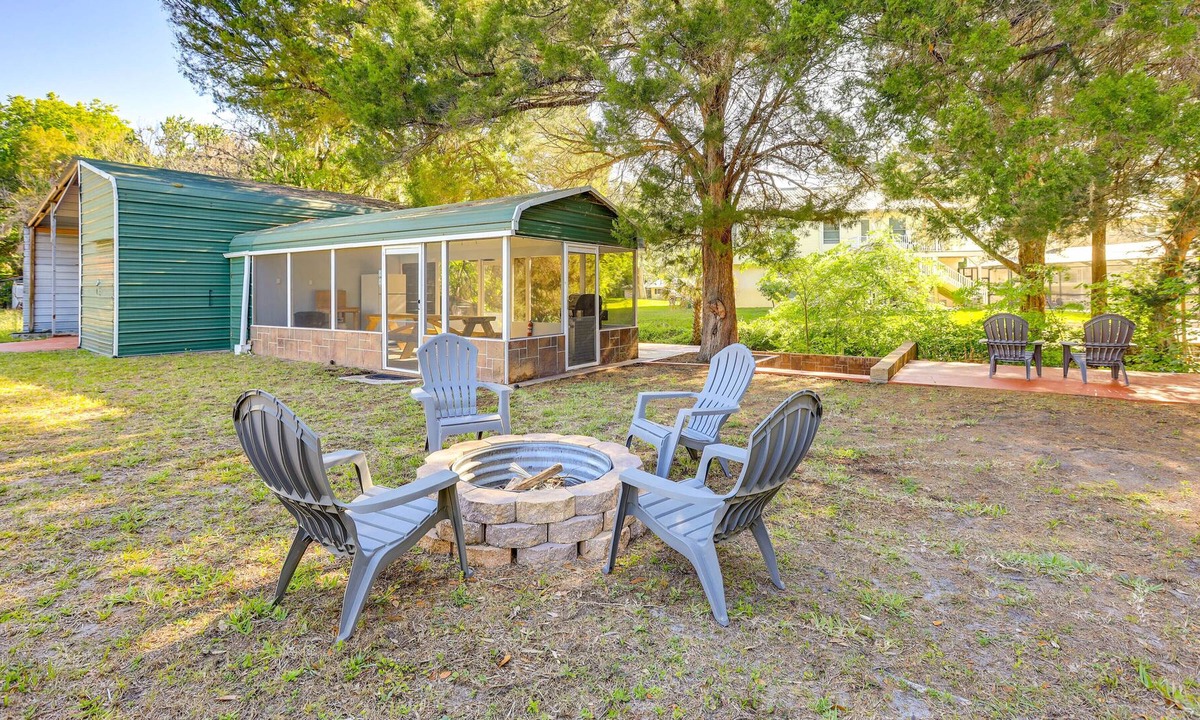 Inglis House | Inglis Vacation Rental w/ Fire Pit & River Access!