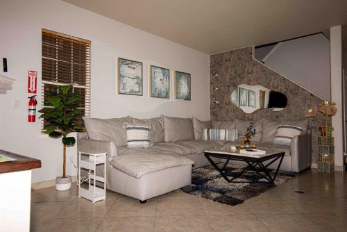 Jefferson Gardens House | InHomeStays