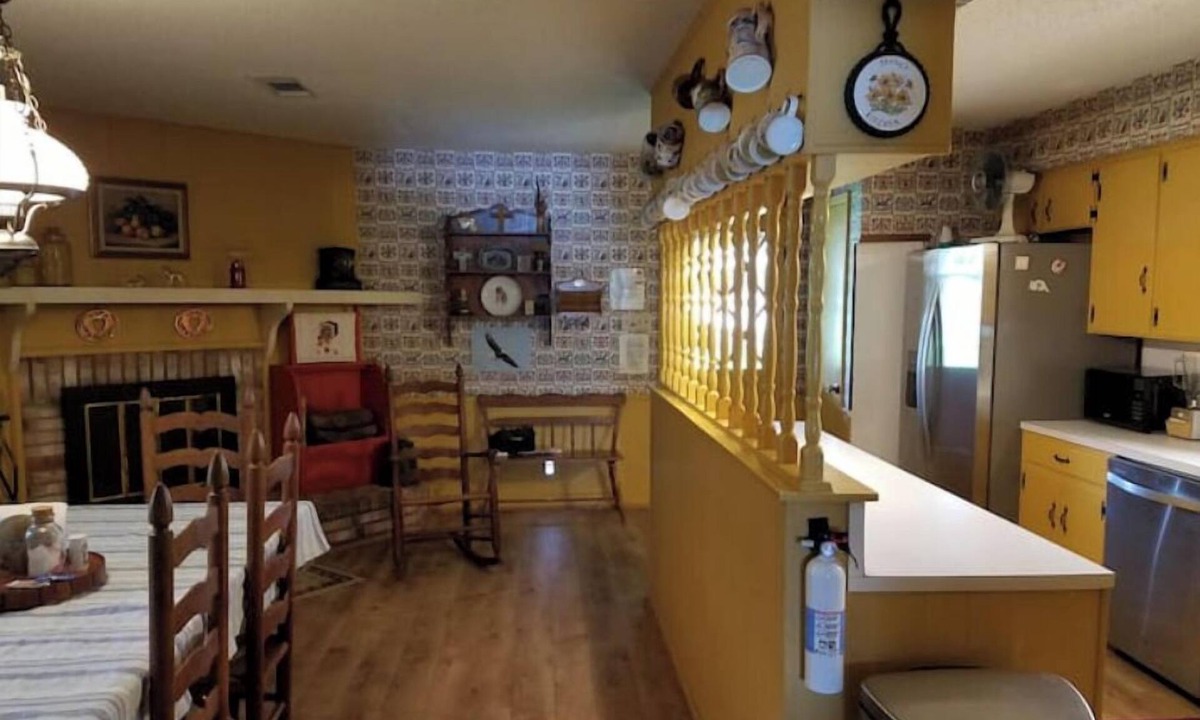 Buchanan Dam House | Inks Lake Vacation Home with wonderful water location. Beach & dock.