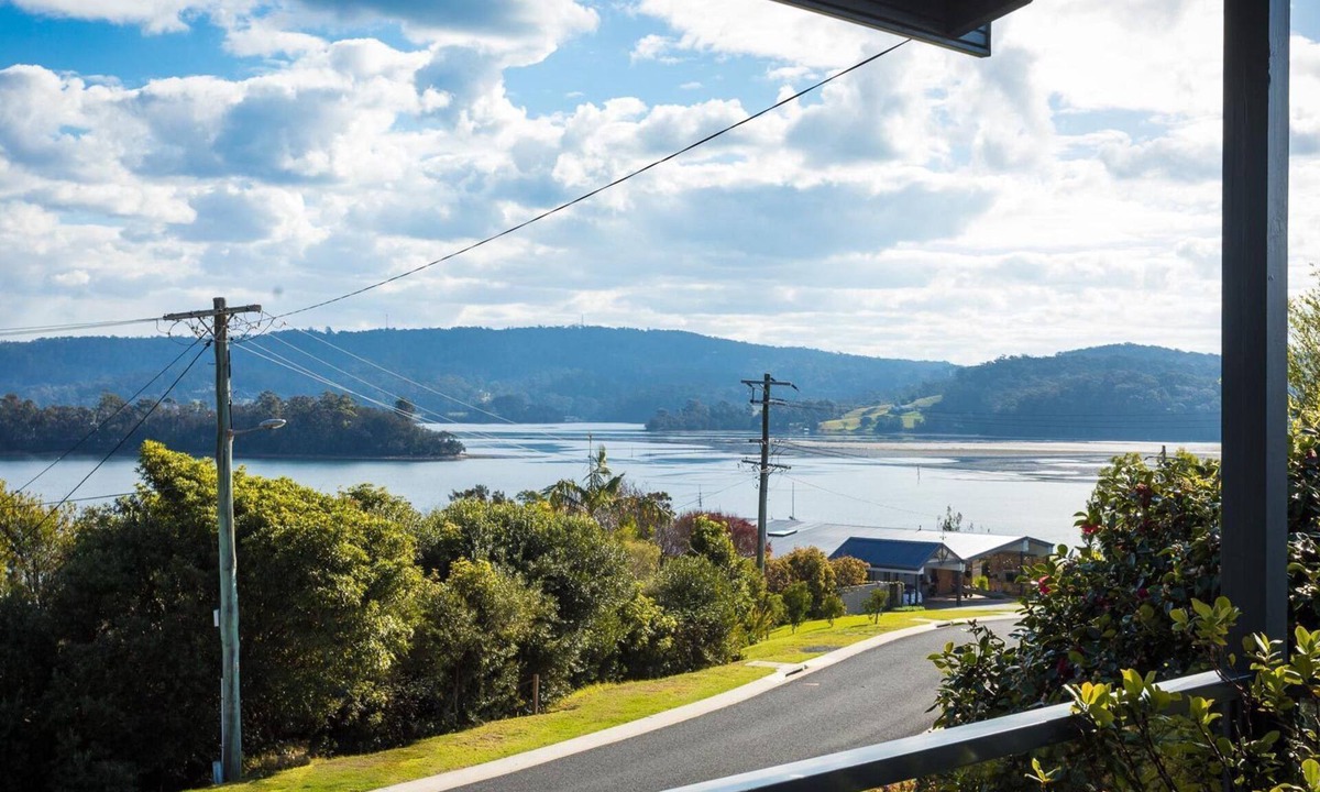 Narooma House | Inlet Views @ 20 The Loop
