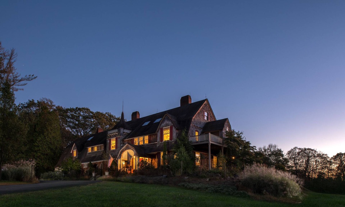 Forestburgh Hotel | Inn at Lake Joseph