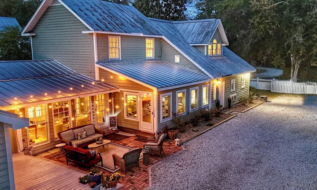 Oriental Bed & Breakfast | Inn at Oriental