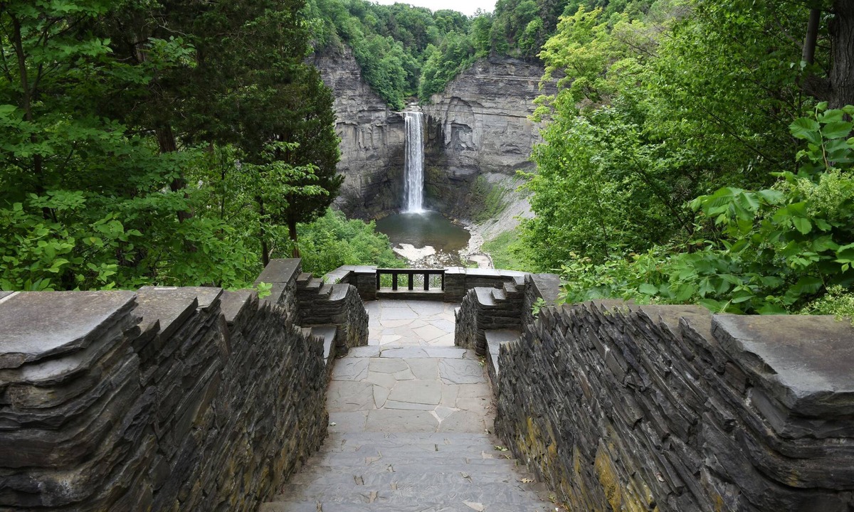 Trumansburg Hotel | Inn at Taughannock Falls