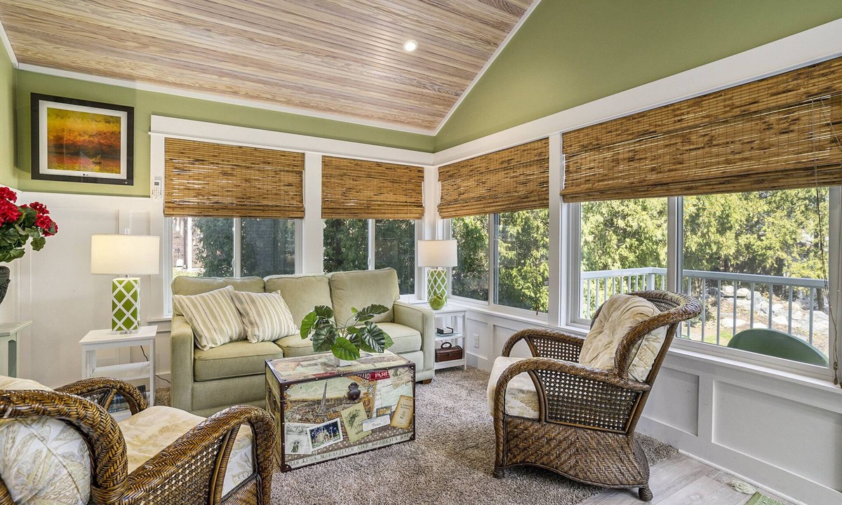 South Haven Bed & Breakfast | Inn At the Park