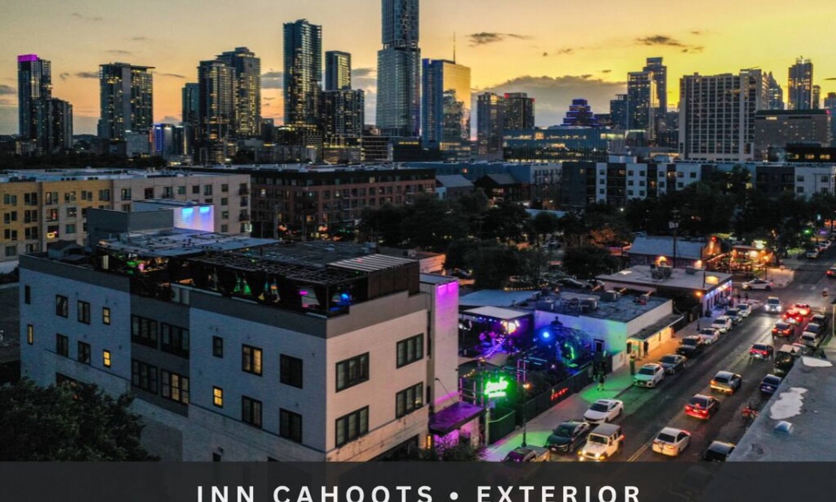 East Cesar Chavez Apartment | Inn Cahoots