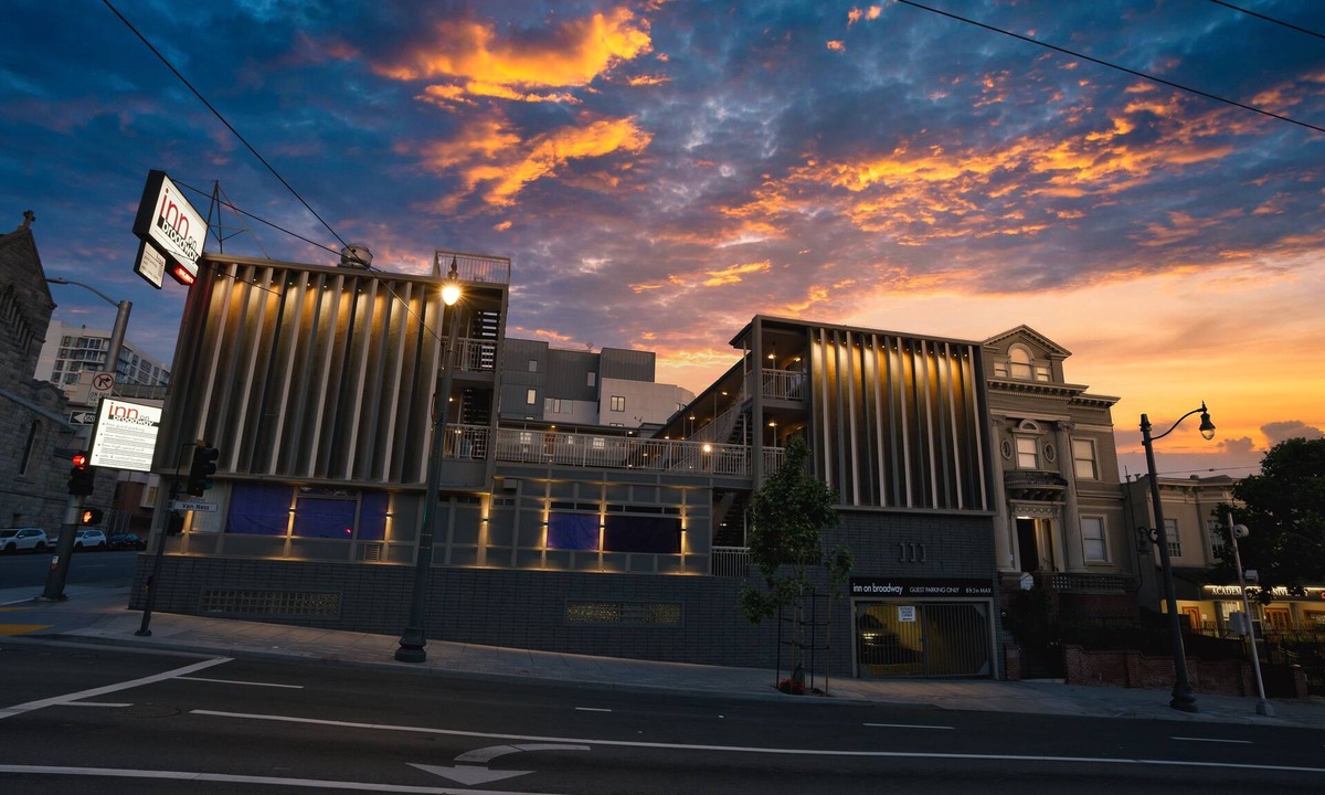 Pacific Heights Hotel | Inn on Broadway